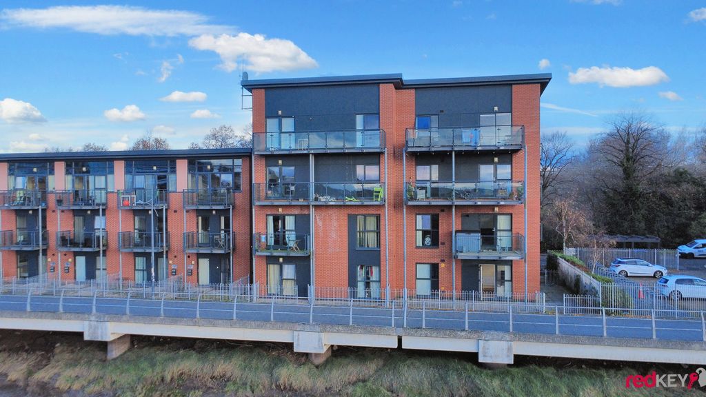 Property photo 1 of 9 External Rear