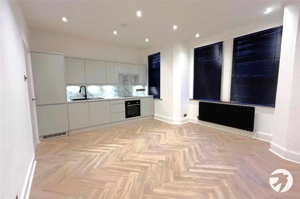 Property photo 2 of 12 Picture No. 21