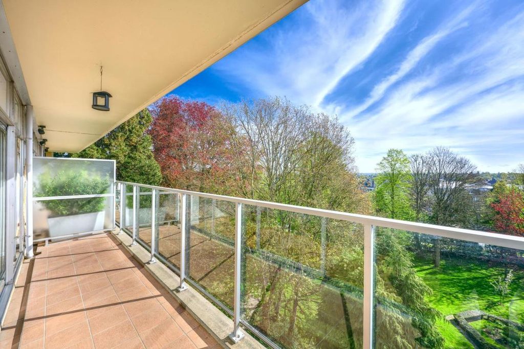 Property photo 1 of 27