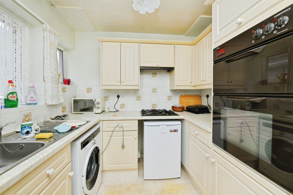 Property photo 3 of 19