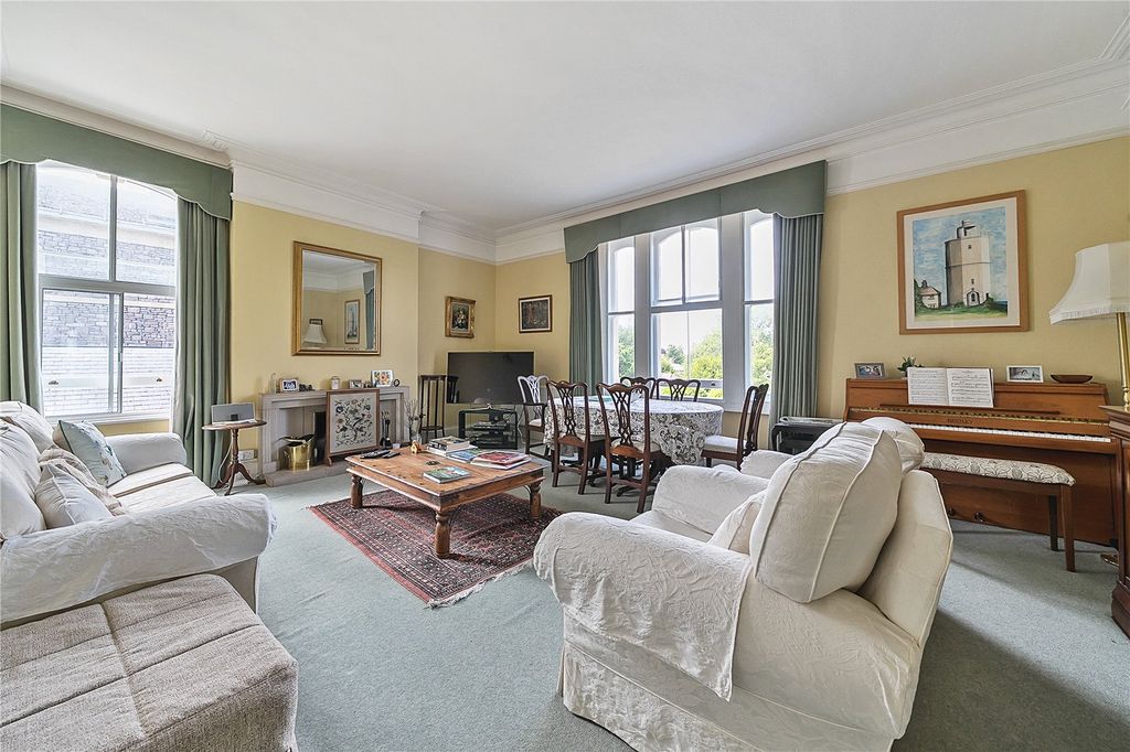 Property photo 2 of 33 Picture No. 31