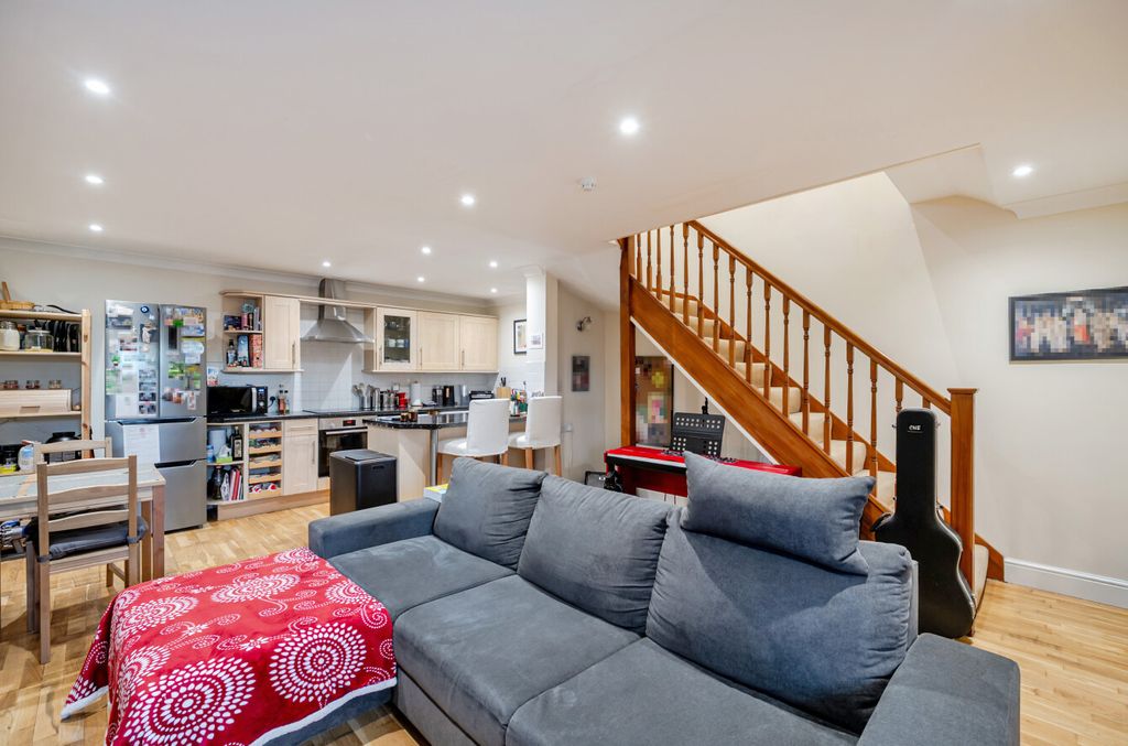 Property photo 2 of 20 1434798-13-69c56c...