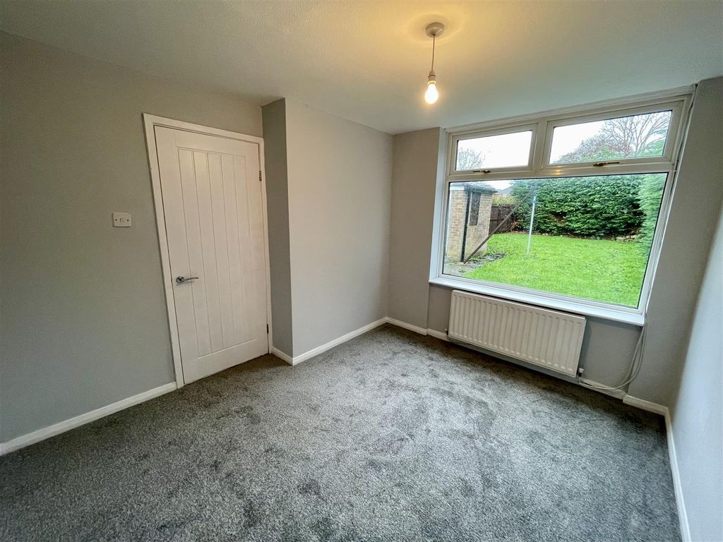 Property photo 3 of 12 Dining Room