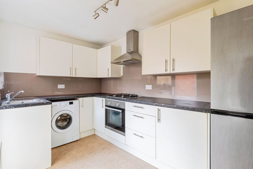 Property photo 3 of 19