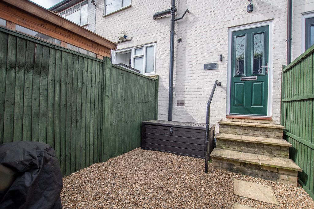 Property photo 1 of 10 External