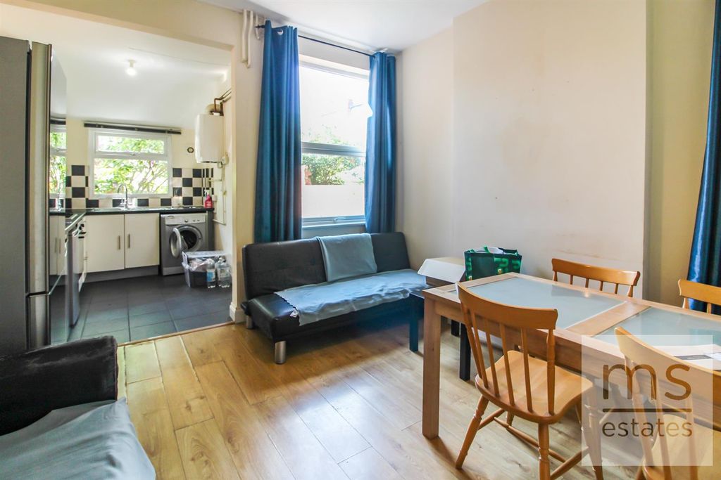 Property photo 3 of 10 Img_8842.Jpg