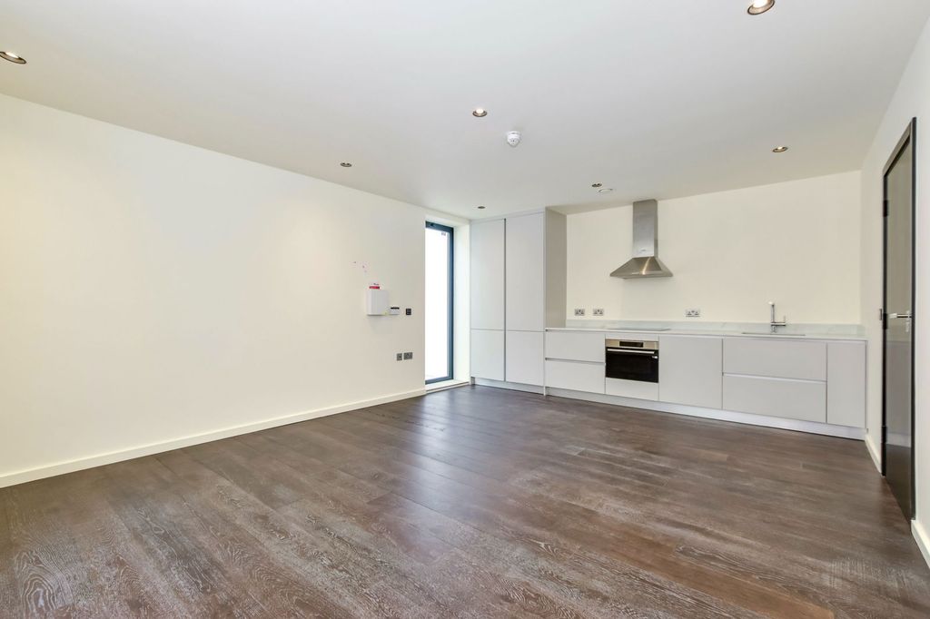 Additional image 19 of 7 bed detached house to rentCrouch Lane, Goffs Oak, Waltham Cross EN7