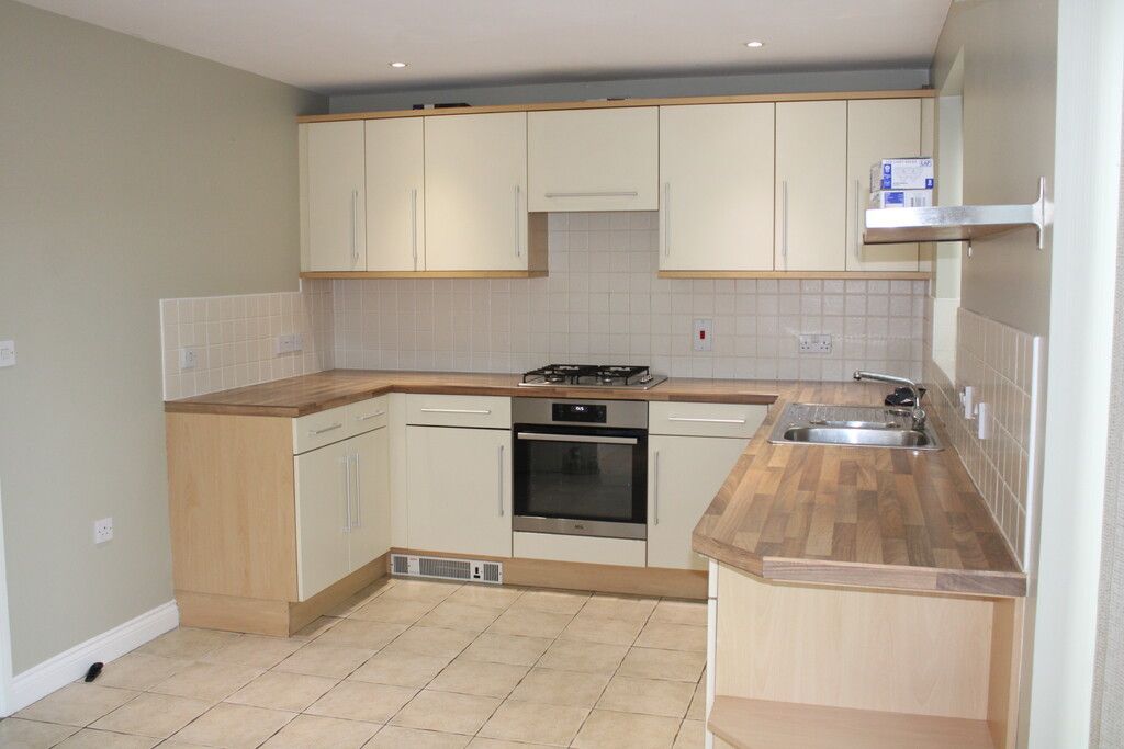 Property photo 3 of 22 Kitchen