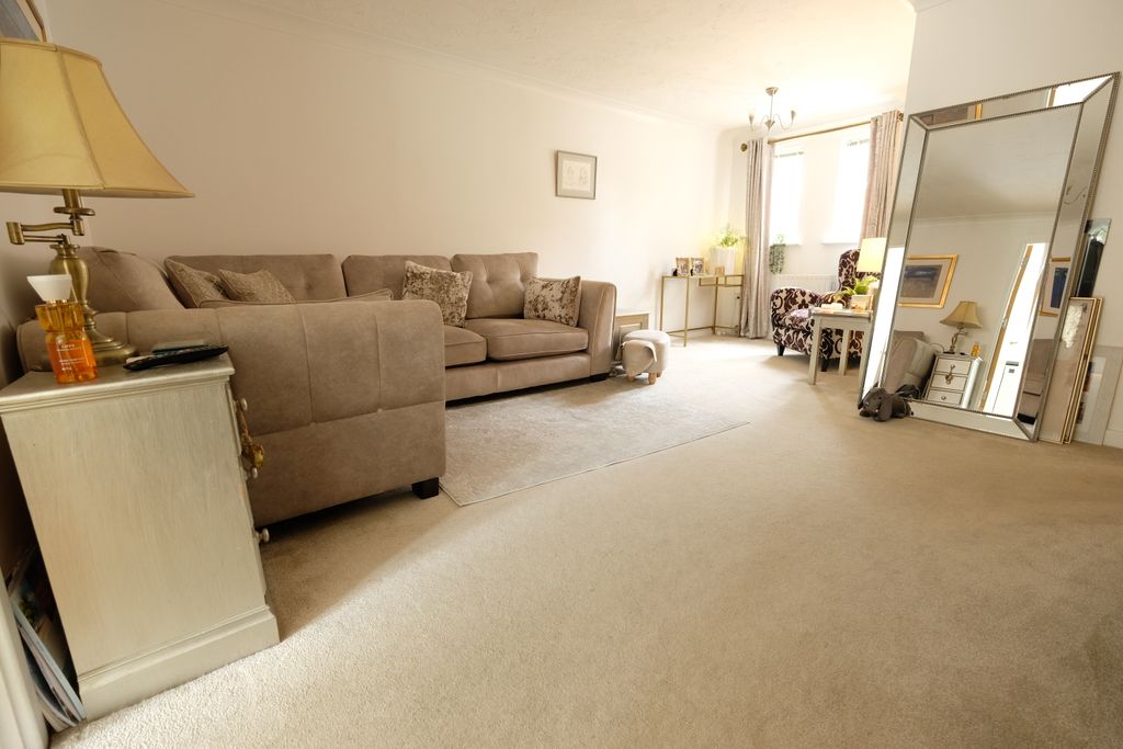 Property photo 3 of 18