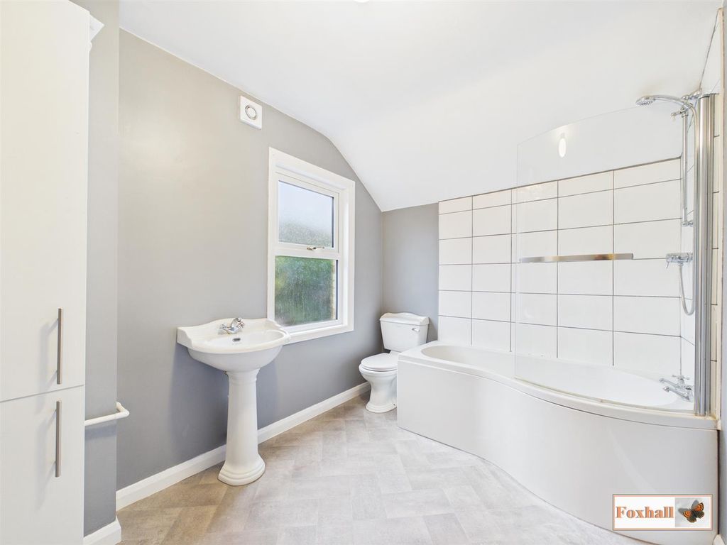 Property photo 3 of 15 Bathroom