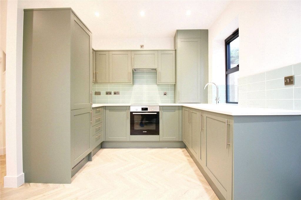 Property photo 3 of 14 Picture No. 17