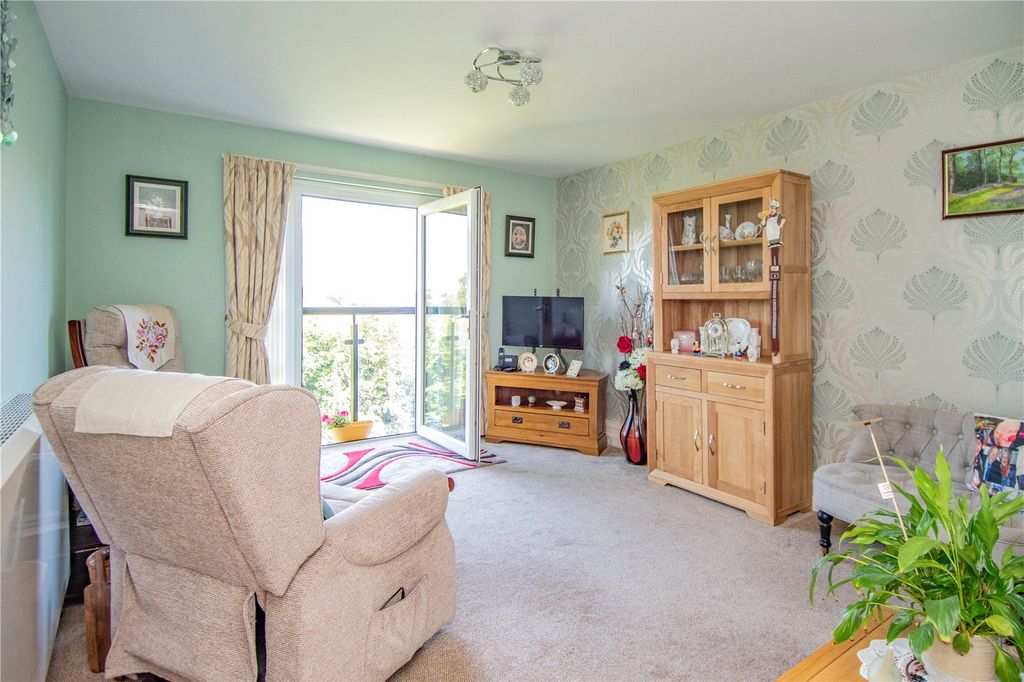 Property photo 2 of 13 Picture No. 11