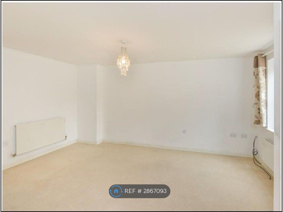 Property photo 3 of 10 Lounge