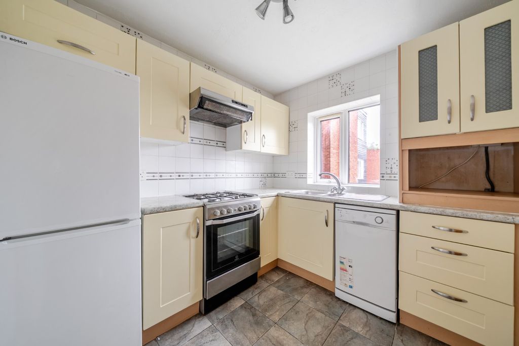 Property photo 2 of 17 Kitchen