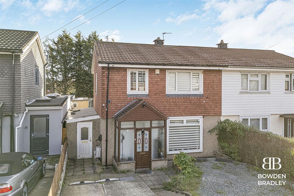 Property photo 1 of 17 Front