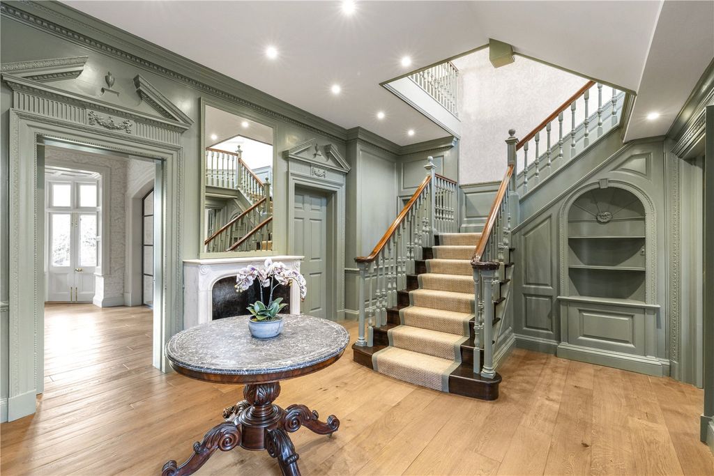 Property photo 2 of 29 Entrance Hall