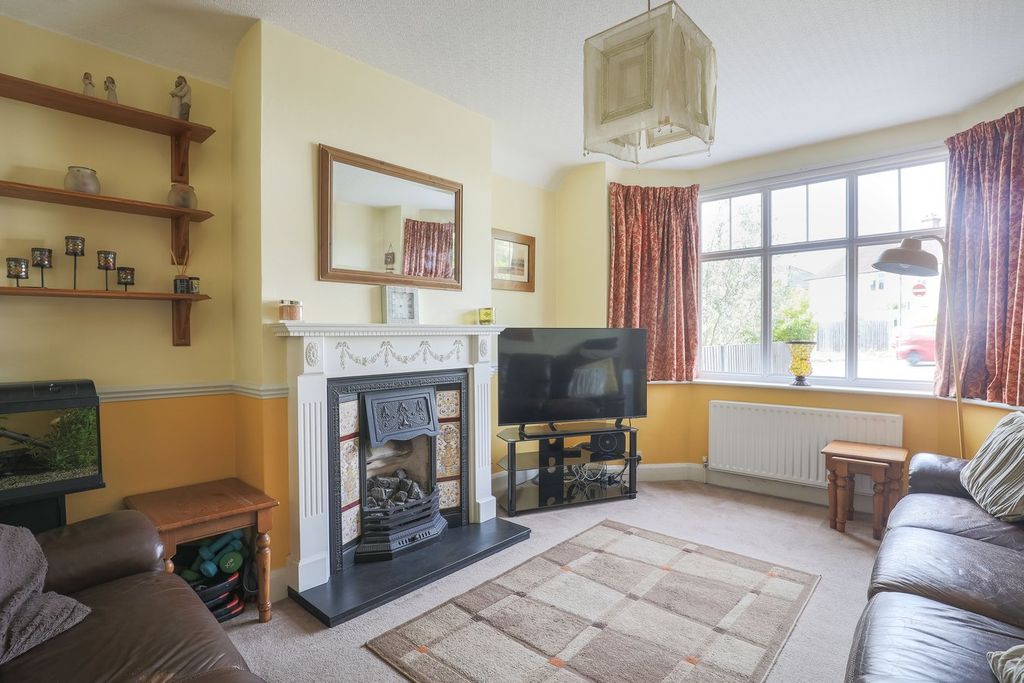 Property photo 2 of 23