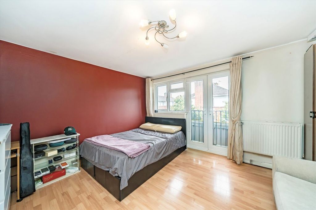 Property photo 3 of 7
