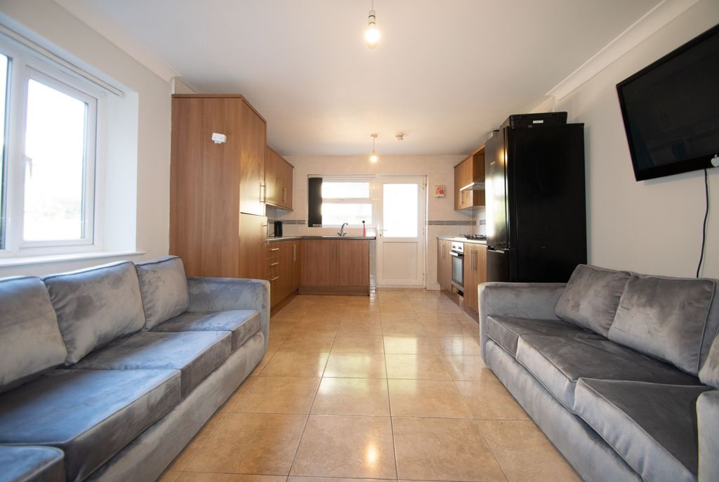 Property photo 1 of 10 Photo 1