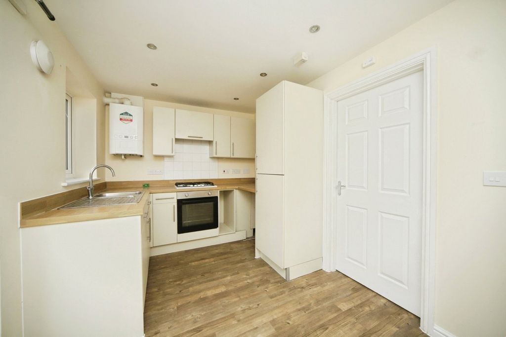Property photo 3 of 16 Picture No. 13