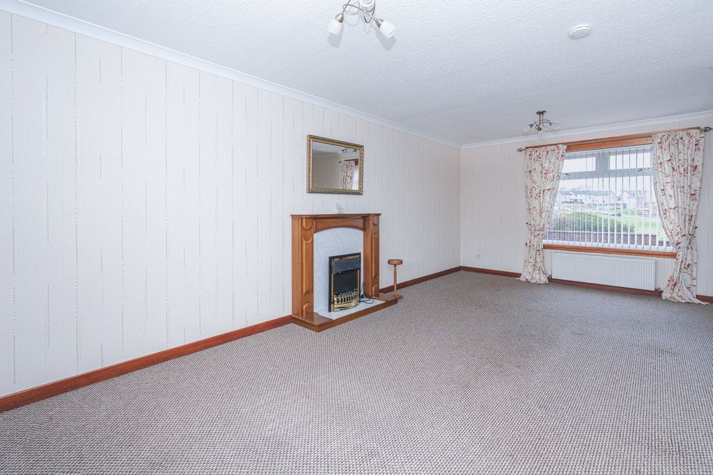 Property photo 3 of 27