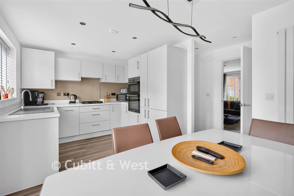 Property photo 3 of 13 Kitchen/Diner