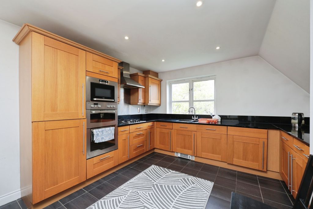 Property photo 2 of 17 Kitchen/Diner