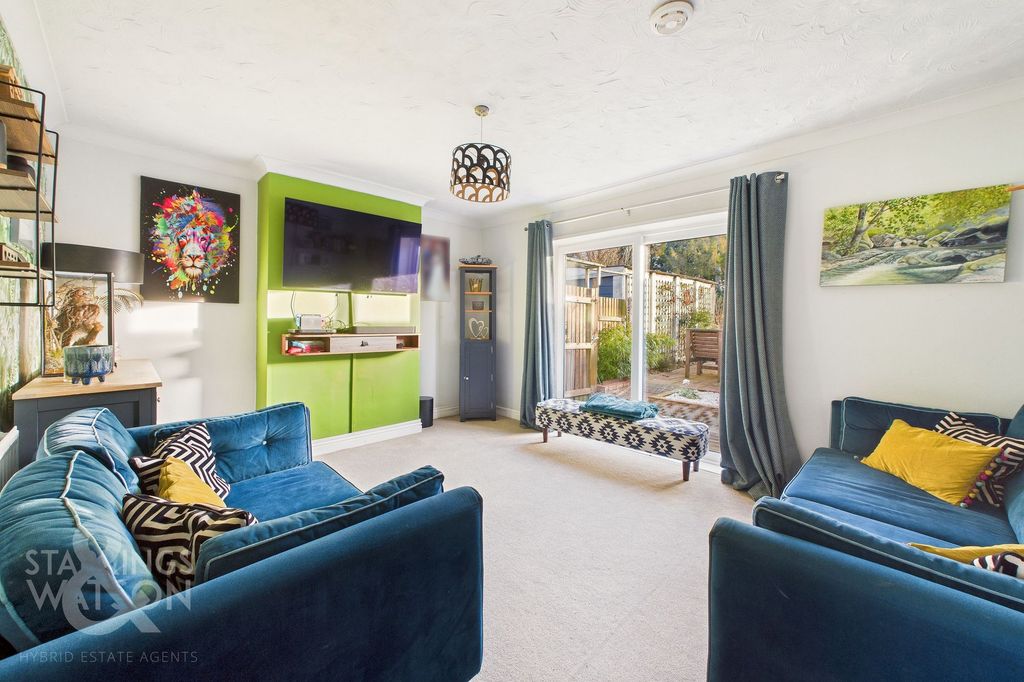 Property photo 2 of 26