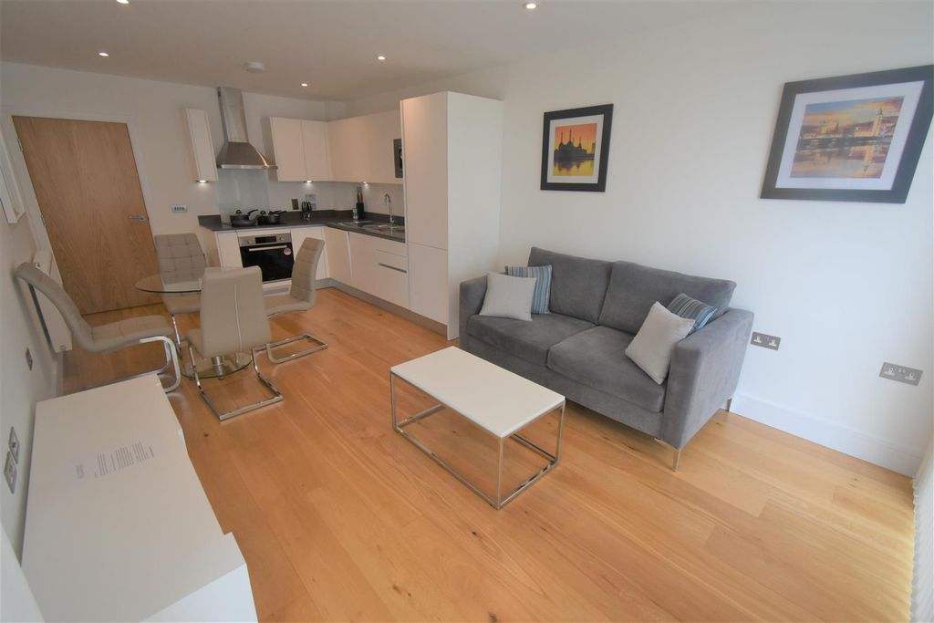 Property photo 3 of 9