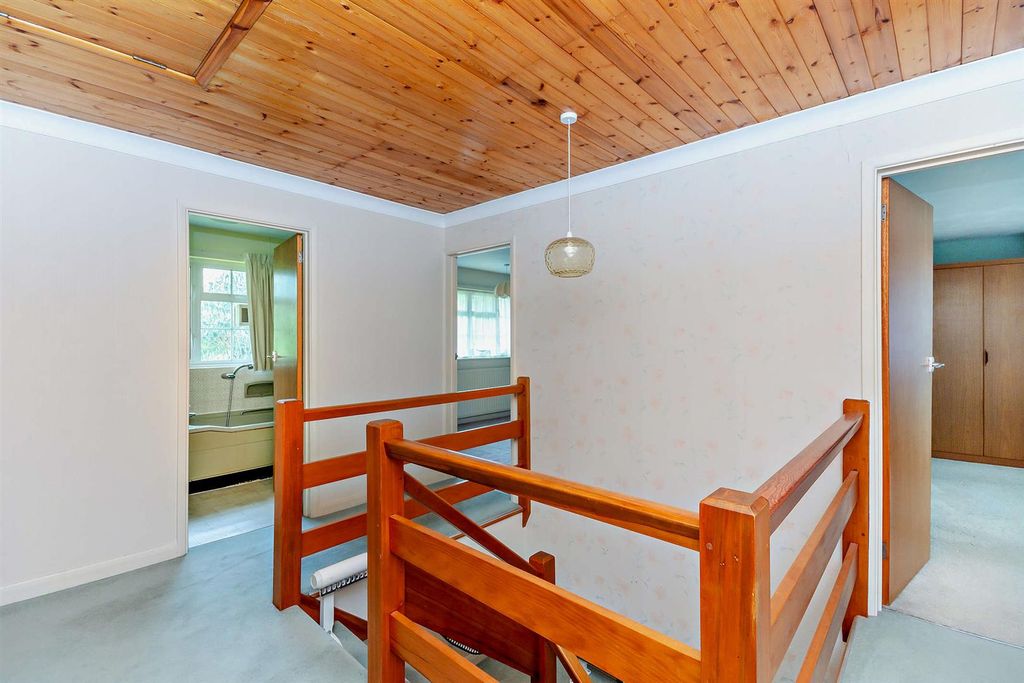 Property photo 2 of 21 8698012-Interior06-800.Jpg