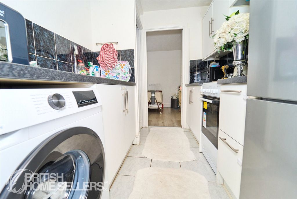 Property photo 3 of 10 Picture No. 06