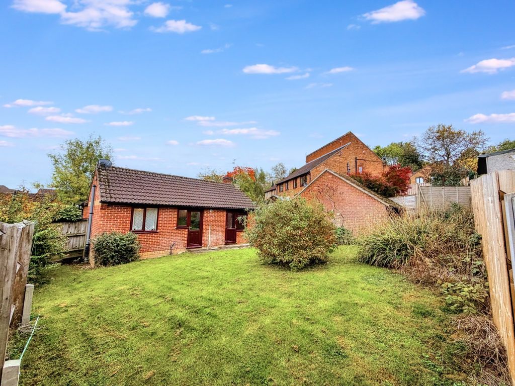 Property photo 2 of 19 4612376