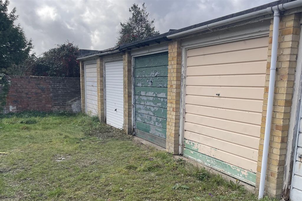 Property photo 2 of 2 Garage Ph 2.Jpg