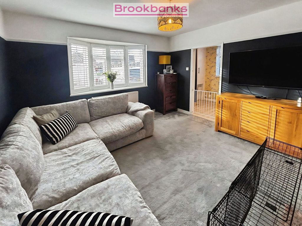 Property photo 3 of 27