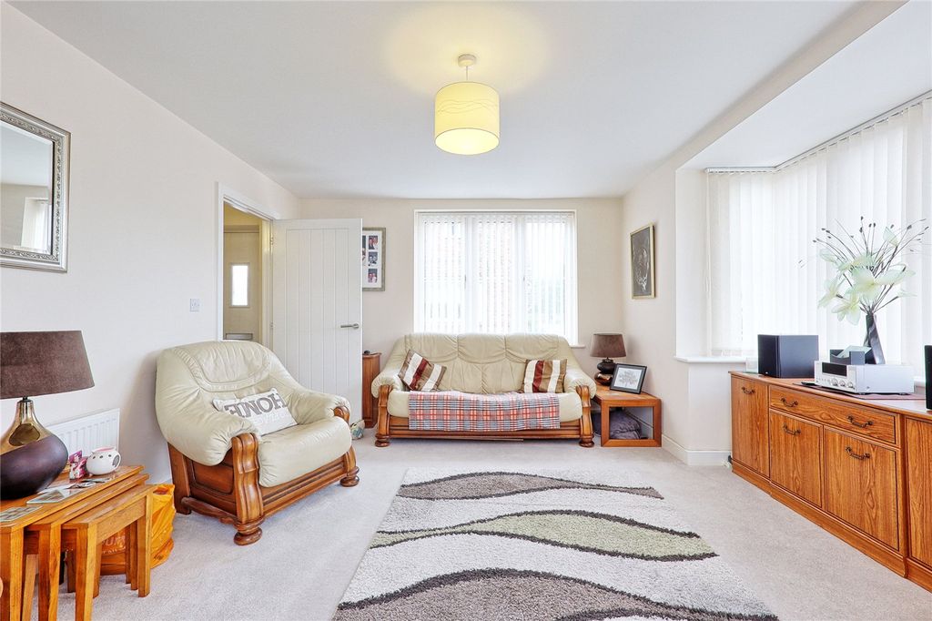 Property photo 2 of 14 Picture No. 16