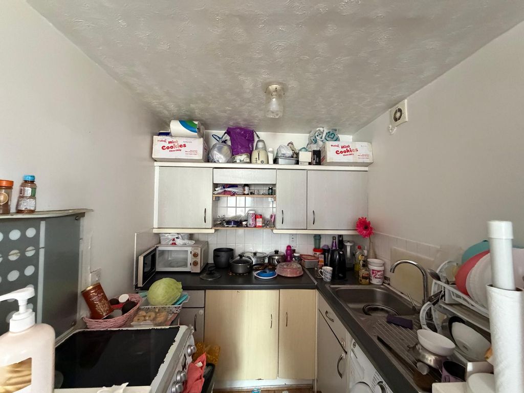 Property photo 3 of 4