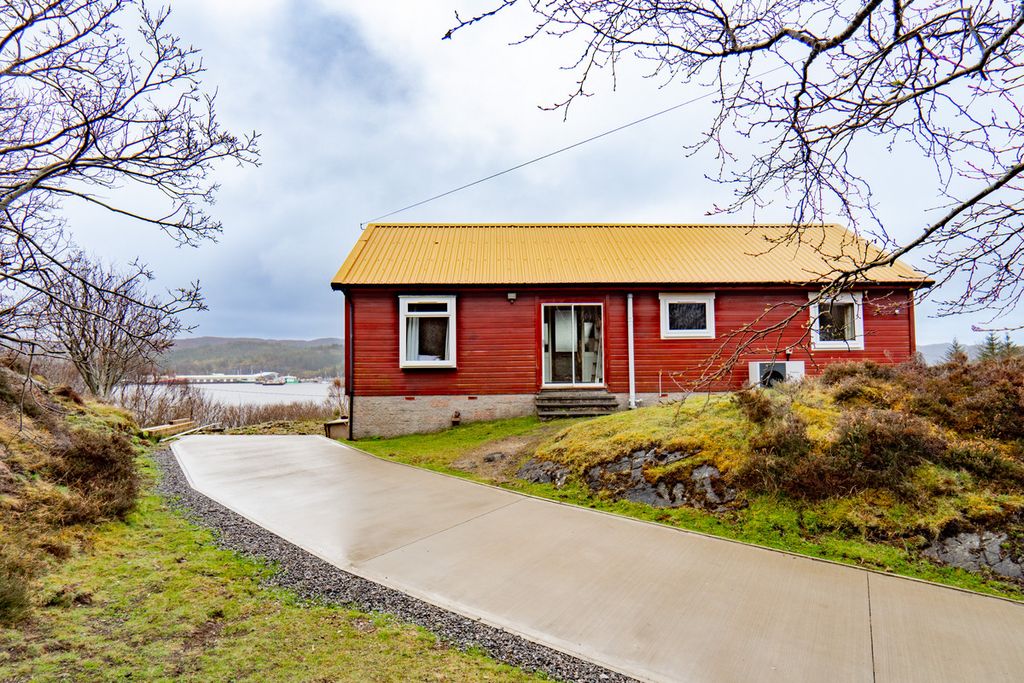 Property photo 1 of 43