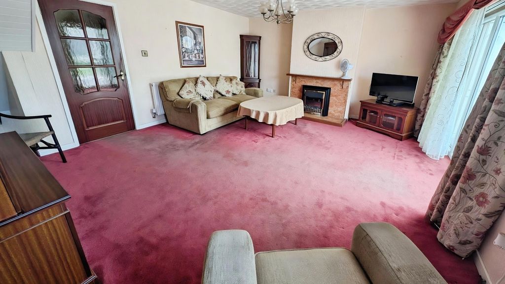 Property photo 3 of 18 Pbox-Img.Jpg