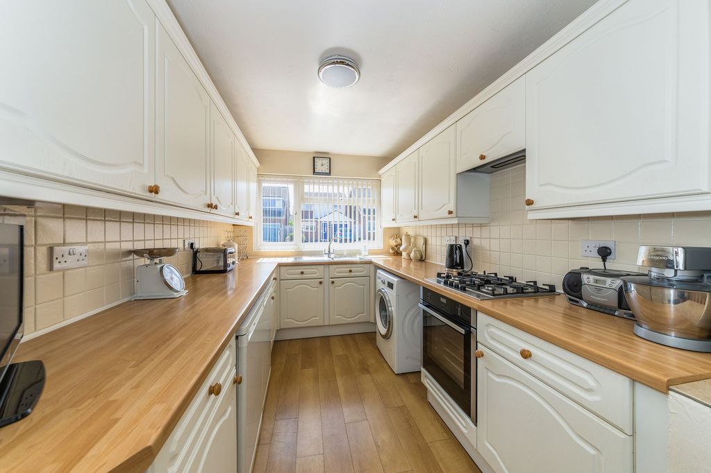Property photo 3 of 16