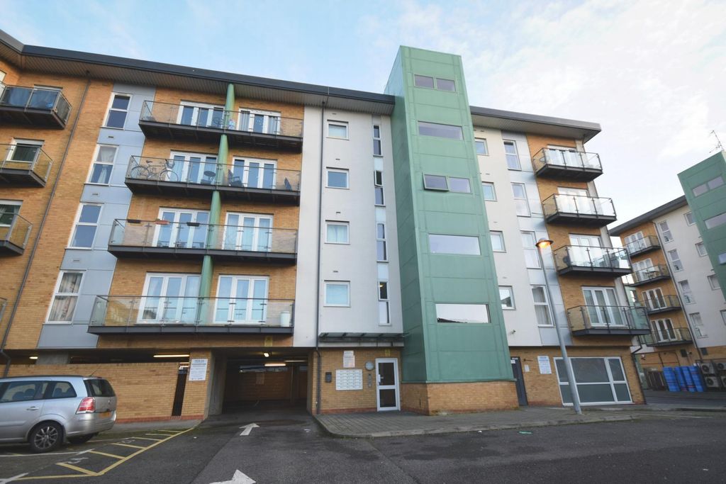 Property photo 1 of 7 Building