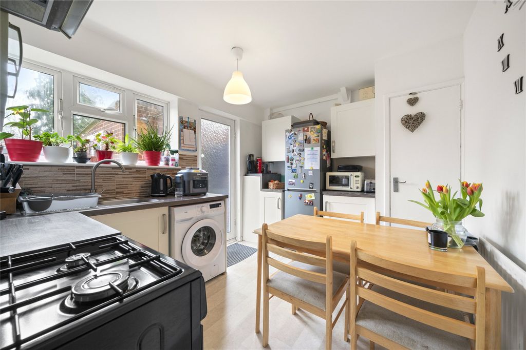 Property photo 2 of 10 Kitchen