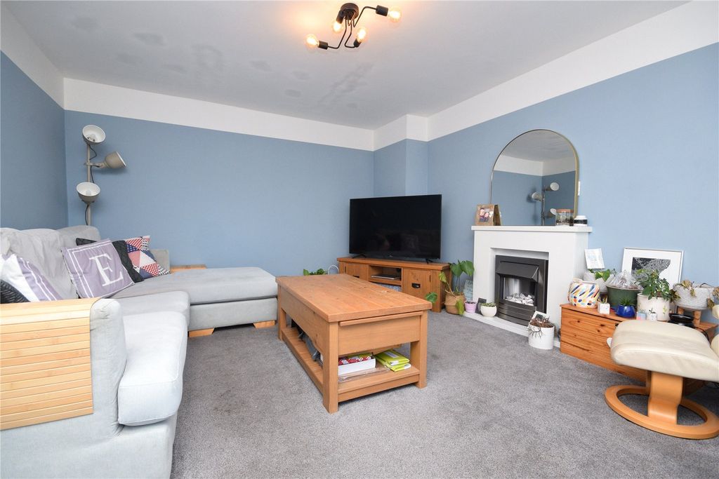 Property photo 2 of 15 Picture No. 13