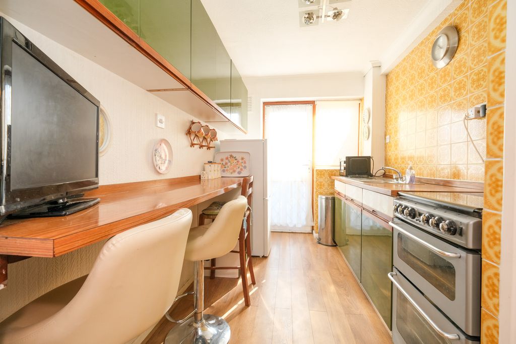 Property photo 3 of 14