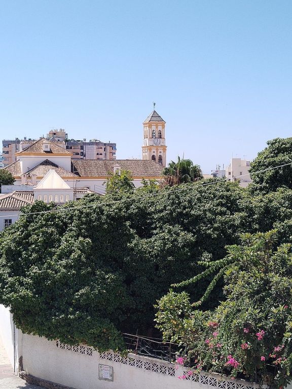 Property photo 1 of 32