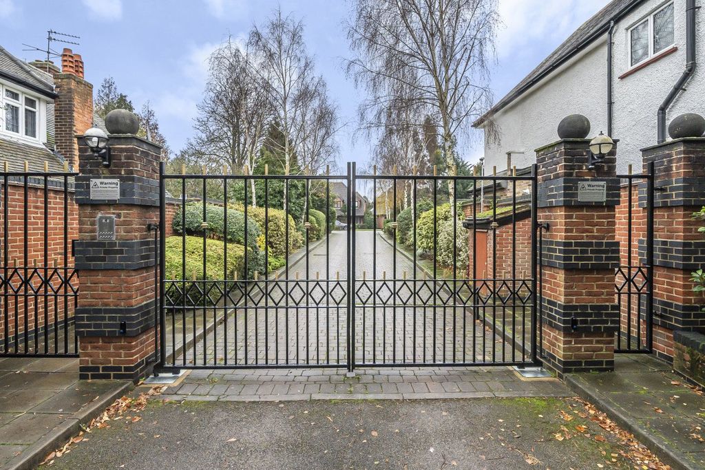 Property photo 2 of 15 Picture No. 63