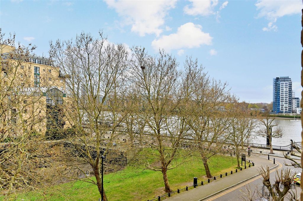 Property photo 2 of 14 6-Amundsen-Court (6).Jpg