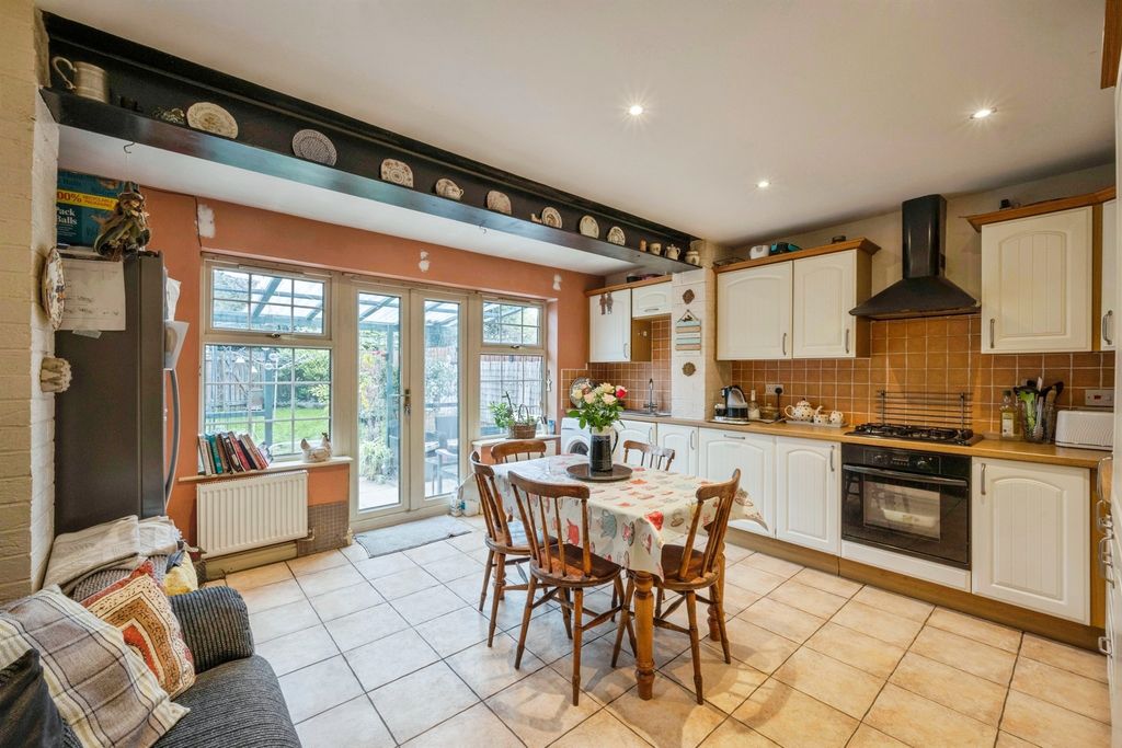 Property photo 3 of 18