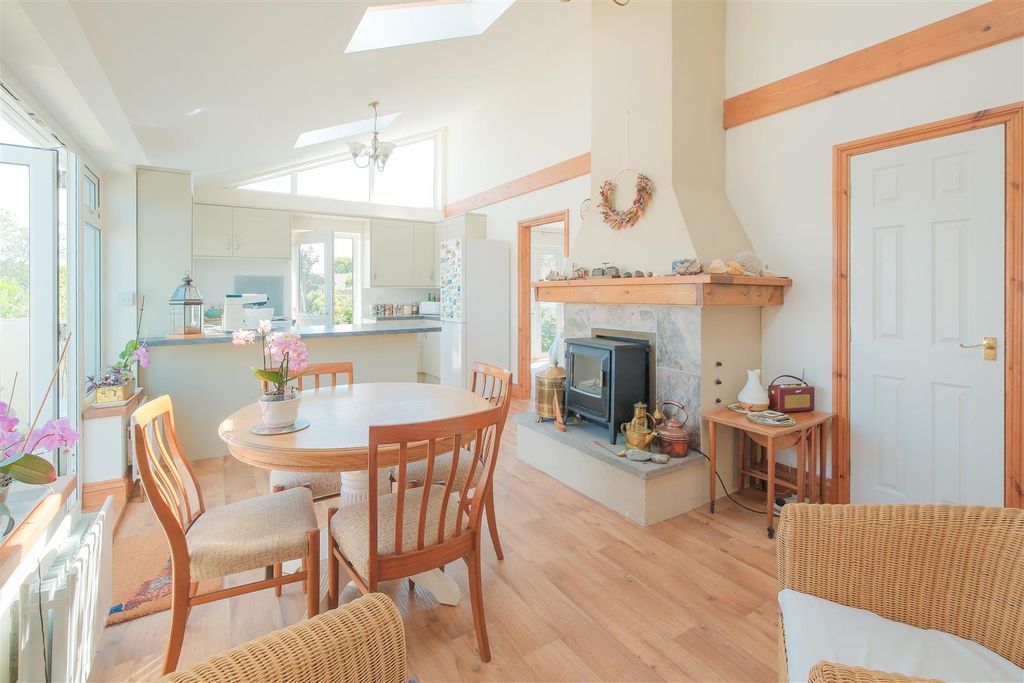 Property photo 2 of 23 Parry_33 Protbyhan Road Looe-30.Jpg