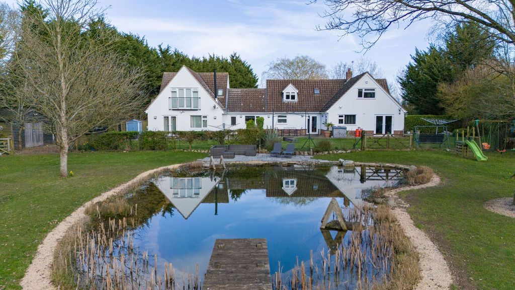 Property photo 2 of 26