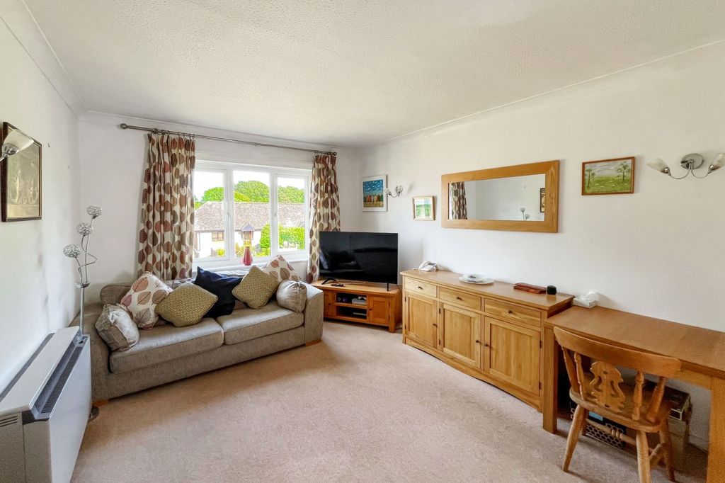 Property photo 3 of 11 Picture No. 02